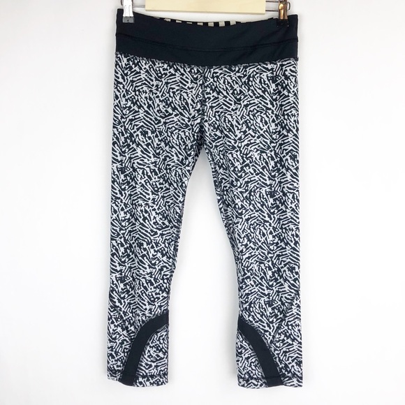 lululemon athletica Pants - Lululemon | 6 | Inspire Crop